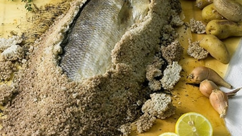 Bar en croûte de sel de Guérande