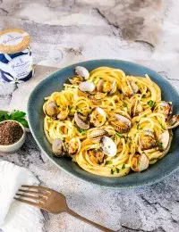 Spaghetti crémeuses aux coques, citron & Fleur de sel à la vanille de Madagascar