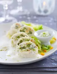 Boudin de poisson aux pistaches, Sel fin au piment d’Espelette, Fleur de Sel et écume de citron vert