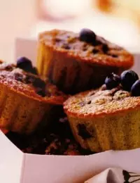 Financiers à la pistache et aux myrtilles