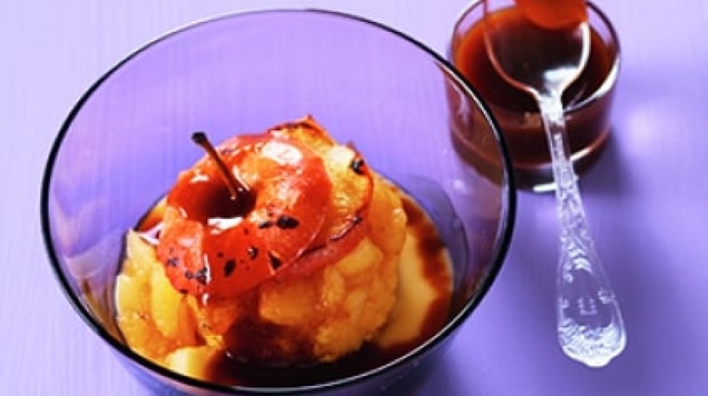 Apfelpudding mit gesalzenem Karamell