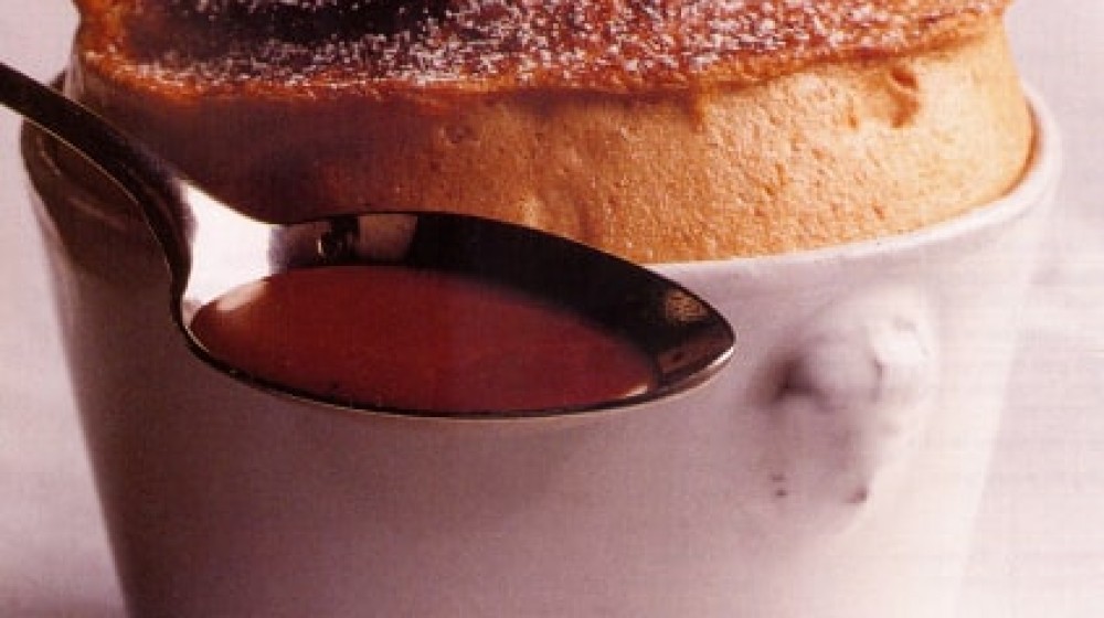 Karamell-Soufflé mit gesalzener Butter
