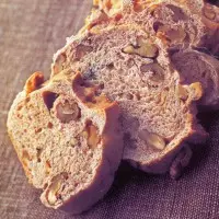Walnut bread