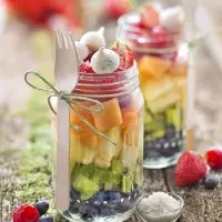 Salade de fruits à la fleur de sel Le Guérandais et mini meringues au poivre